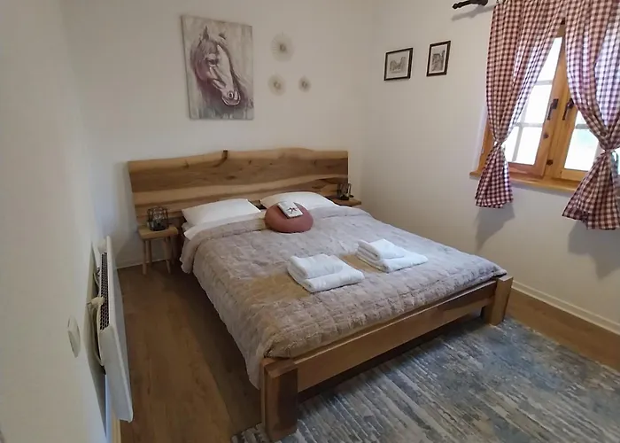 Fruska House